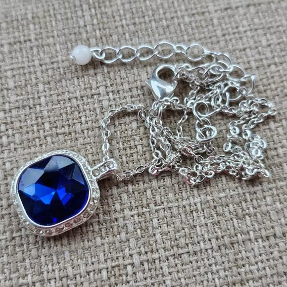 Women Necklace Blue Faux Stone Pendant Silver Tone Chain Fashion Jewelry - Picture 2 of 11